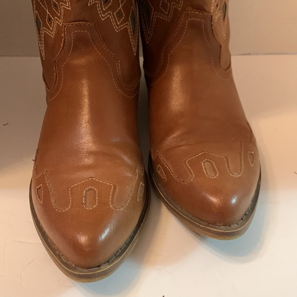 Coconuts by Matisse Cimmaron size 8.5M brown Bandalero embroidered cut outs. - Picture 6 of 7